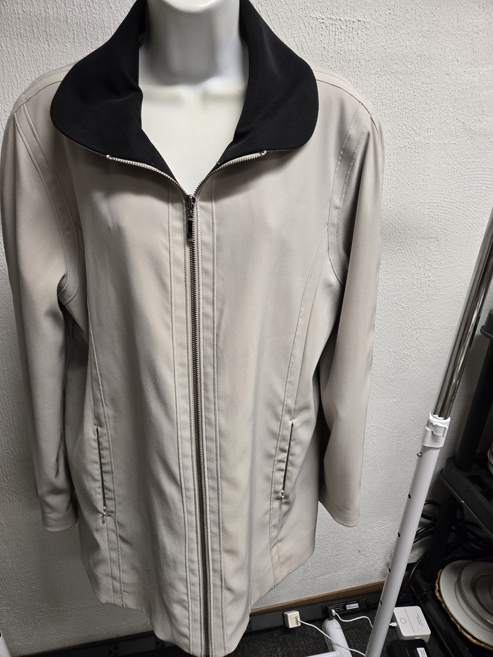 Jones New York Women's Waterproof Beige Rain Jacket